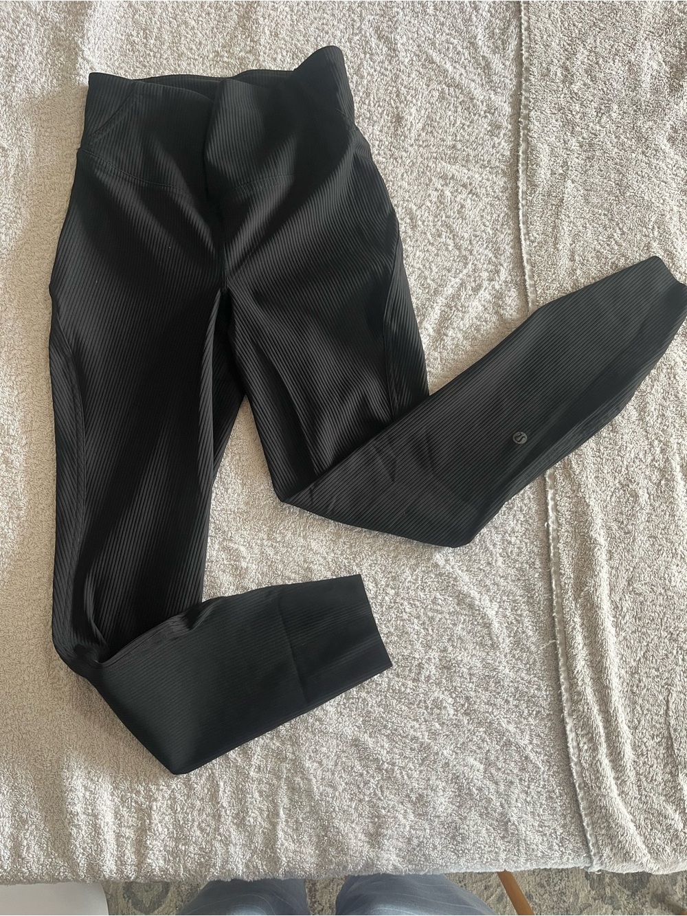 lululemon athletica Black Ribbed High-Waist Leggings Size 4